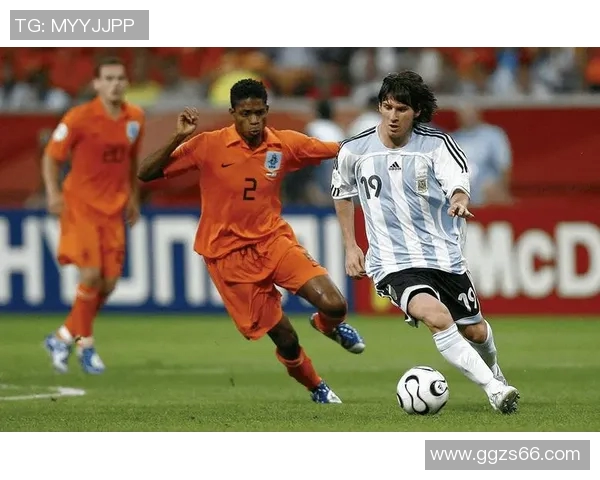 孤狼足球明星的传奇之路与孤独奋斗的背后故事