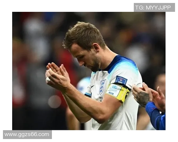 足球明星凯恩在赛场上的精彩瞬间与比赛表现全景展示