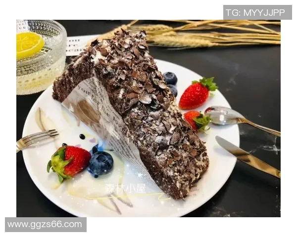 篮球明星父子携手庆生甜蜜蛋糕展现亲情与运动精神的完美结合 篮球明星父子携手庆生甜蜜蛋糕展现亲情与运动精神的完美结合